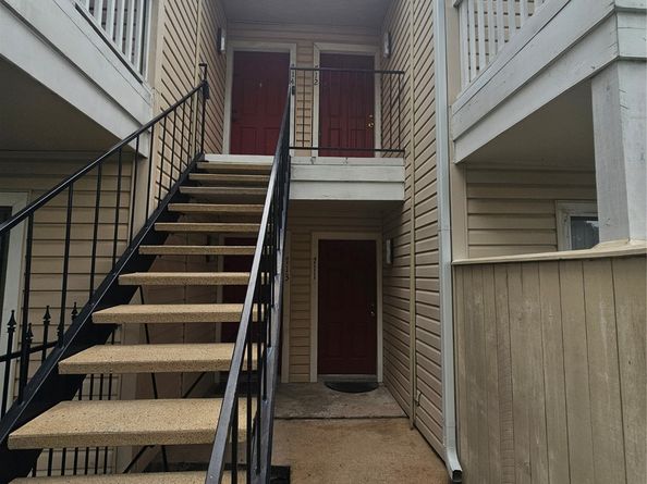 2750 Holly Hall Street 712, Houston TX 77054