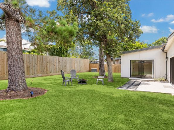 10159 Brinwood Drive, Houston TX 77043