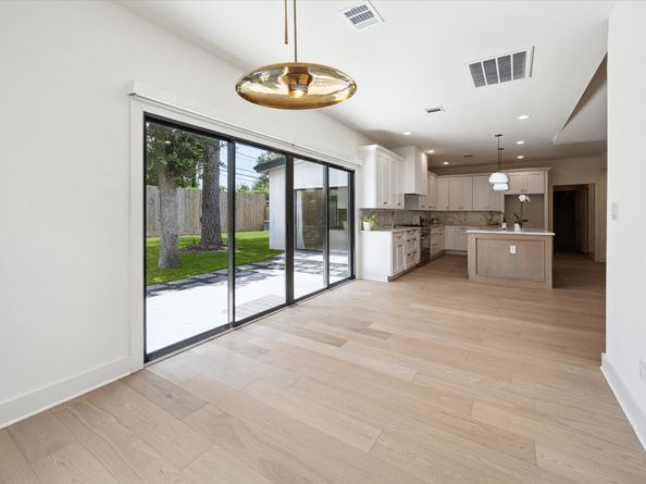 10159 Brinwood Drive, Houston TX 77043