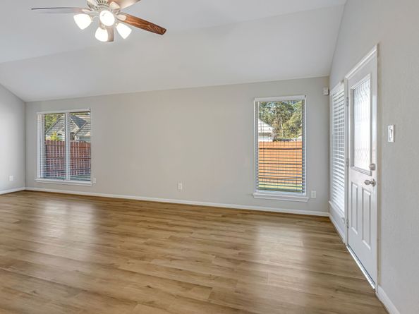 2926 Grand Hawthorne Road, Conroe TX 77385