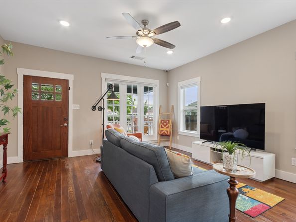 2714 Gano Street, Houston TX 77009