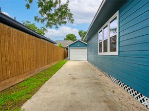 2714 Gano Street, Houston TX 77009