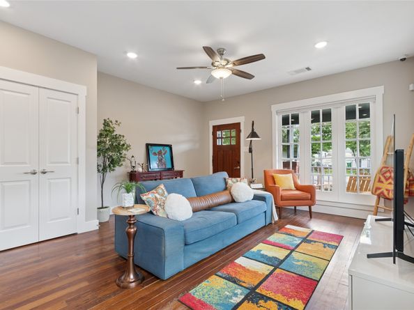 2714 Gano Street, Houston TX 77009