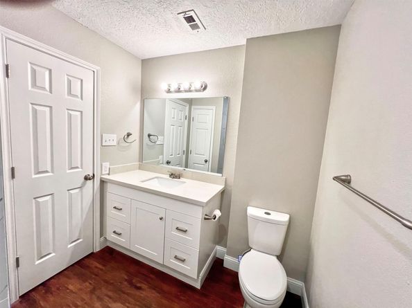 415 Sevenhampton Lane, Houston TX 77015