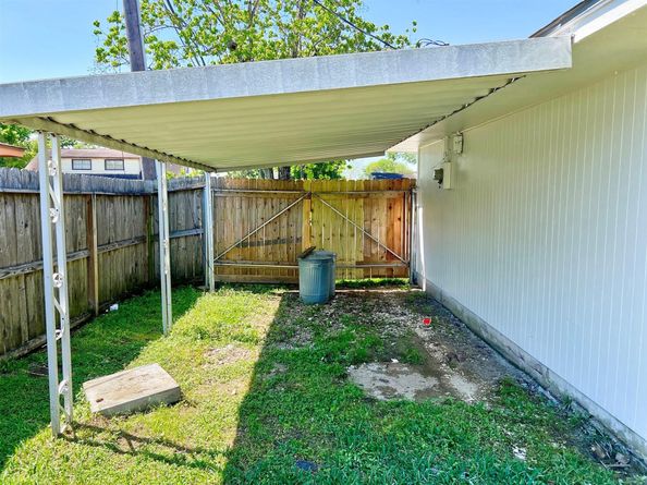 415 Sevenhampton Lane, Houston TX 77015
