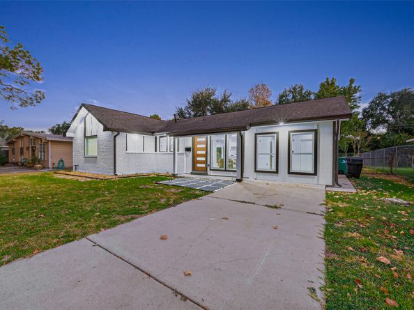 7131 Mobud Drive, Houston TX 77074