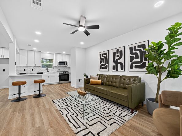 7131 Mobud Drive, Houston TX 77074
