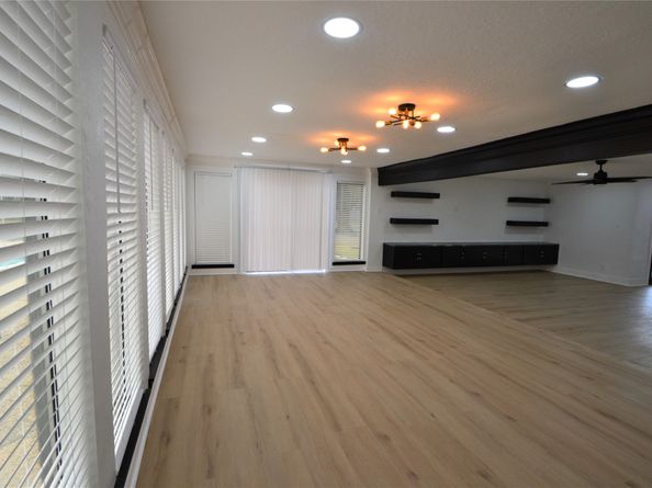 6918 BENT BRANCH Drive, Houston TX 77088