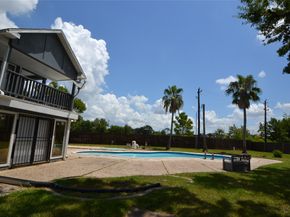 6918 BENT BRANCH Drive, Houston TX 77088