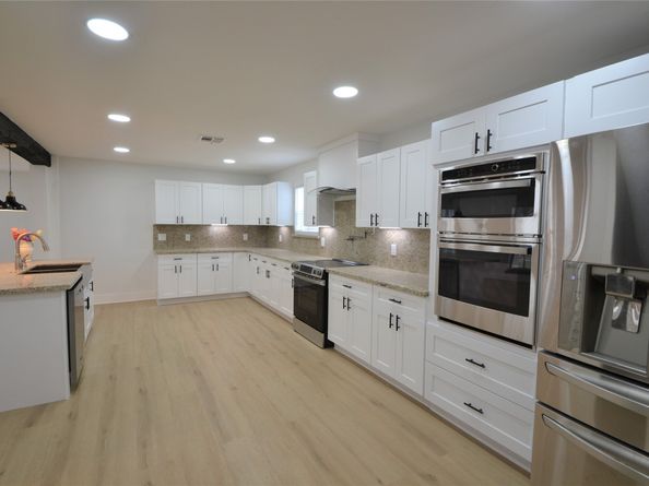 6918 BENT BRANCH Drive, Houston TX 77088