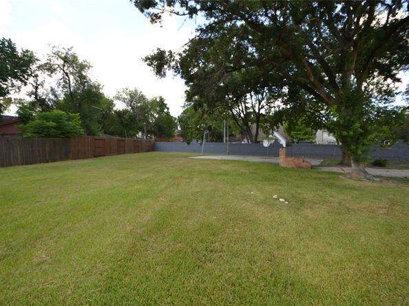 6918 BENT BRANCH Drive, Houston TX 77088