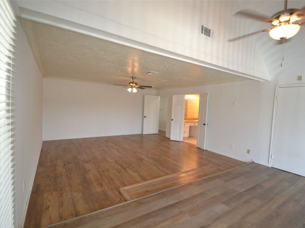 6918 BENT BRANCH Drive, Houston TX 77088