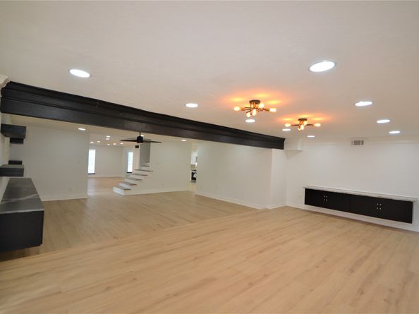 6918 BENT BRANCH Drive, Houston TX 77088
