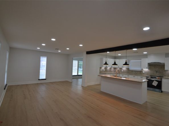 6918 BENT BRANCH Drive, Houston TX 77088