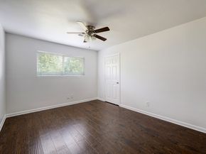 5911 W West Bellfort Avenue, Houston TX 77035