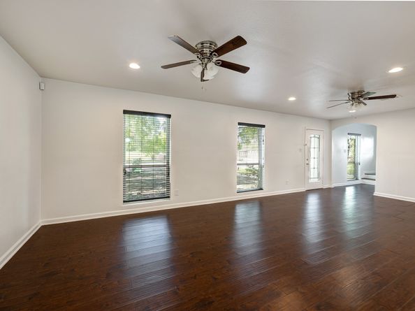 5911 W West Bellfort Avenue, Houston TX 77035
