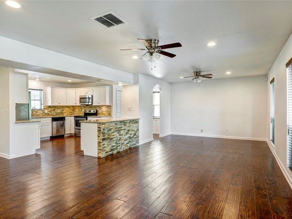 5911 W West Bellfort Avenue, Houston TX 77035
