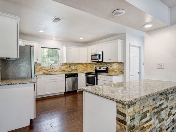 5911 W West Bellfort Avenue, Houston TX 77035