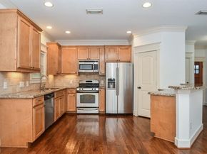 1013 W 16th Street, Houston TX 77008
