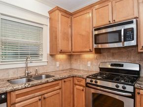 1013 W 16th Street, Houston TX 77008