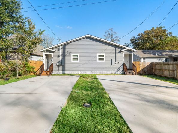 9118 Sandra Street A and B, Houston TX 77016