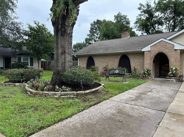 6018 Rena, Houston TX 77092