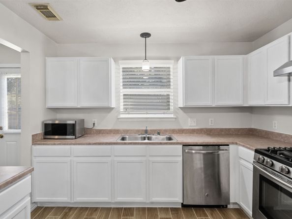 11950 Rolling Stream Drive, Tomball TX 77375