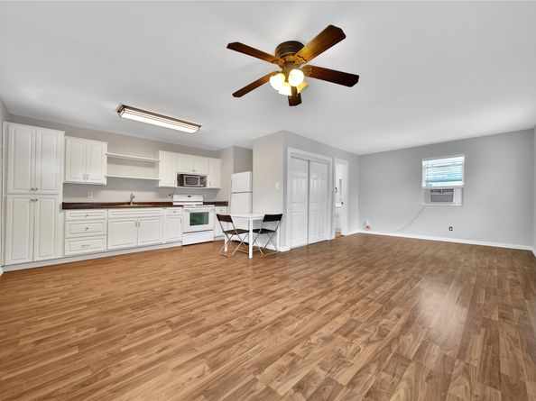 423 Pecore Street, Houston TX 77009