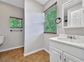 423 Pecore Street, Houston TX 77009
