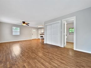 423 Pecore Street, Houston TX 77009