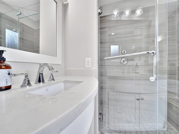 423 Pecore Street, Houston TX 77009
