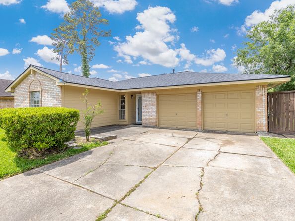 166 White Cedar Street, Houston TX 77015