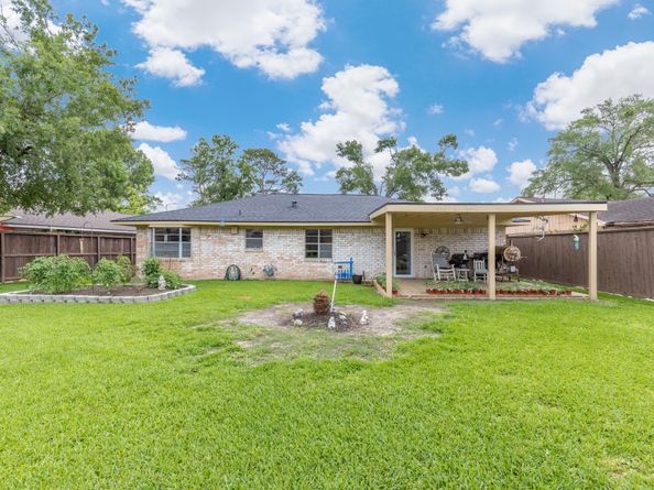 166 White Cedar Street, Houston TX 77015