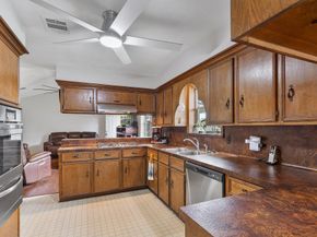 166 White Cedar Street, Houston TX 77015