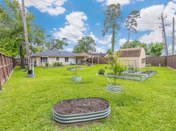 166 White Cedar Street, Houston TX 77015