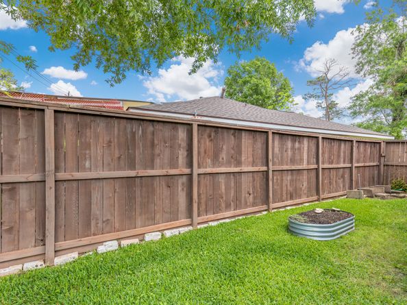 166 White Cedar Street, Houston TX 77015