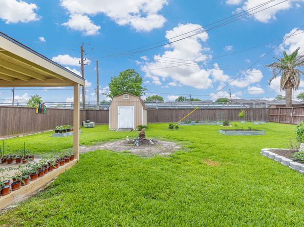 166 White Cedar Street, Houston TX 77015