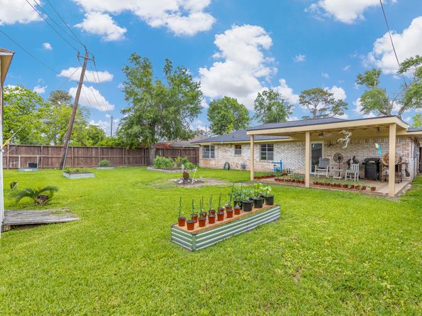 166 White Cedar Street, Houston TX 77015
