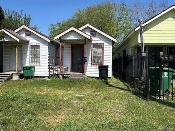 7617 Avenue F, Houston TX 77012