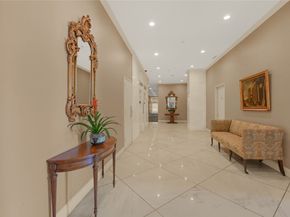 2200 Willowick Road 9H, Houston TX 77027