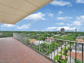 2200 Willowick Road 9H, Houston TX 77027