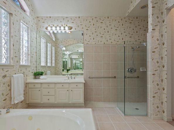 102 W Racing Cloud Court, The Woodlands TX 77381