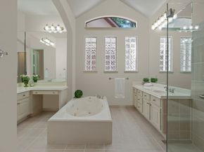 102 W Racing Cloud Court, The Woodlands TX 77381