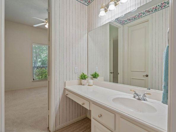 102 W Racing Cloud Court, The Woodlands TX 77381