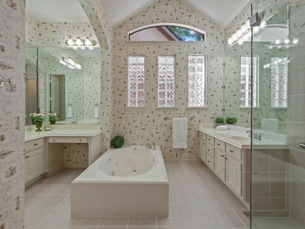 102 W Racing Cloud Court, The Woodlands TX 77381