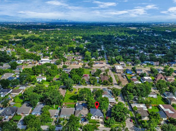 8349 Lenore Street, Houston TX 77017