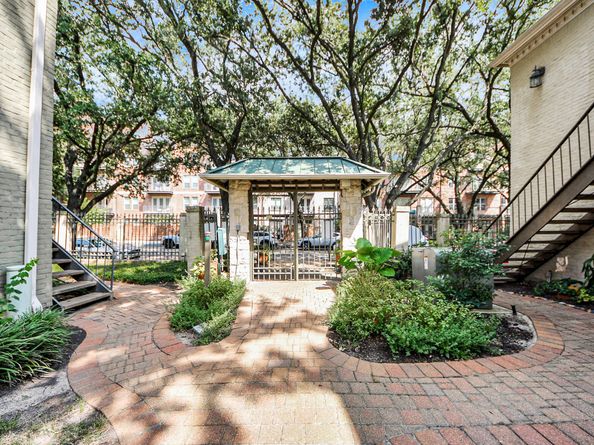 2700 Revere Street 109, Houston TX 77098