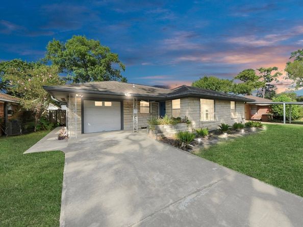 1226 Stonecrest, Houston TX 77018