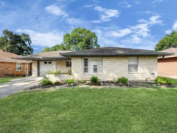 1226 Stonecrest