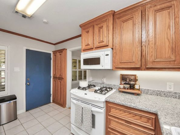 1226 Stonecrest, Houston TX 77018